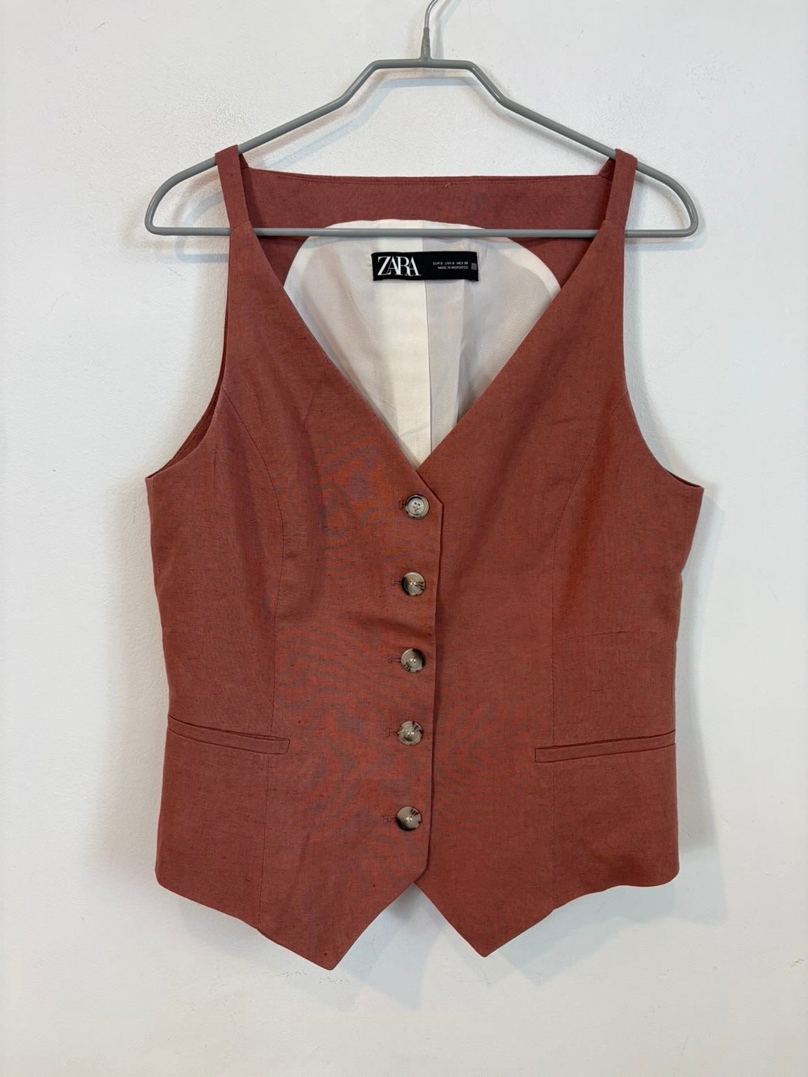 ZARA. Chaleco rosa oscuro  con lino