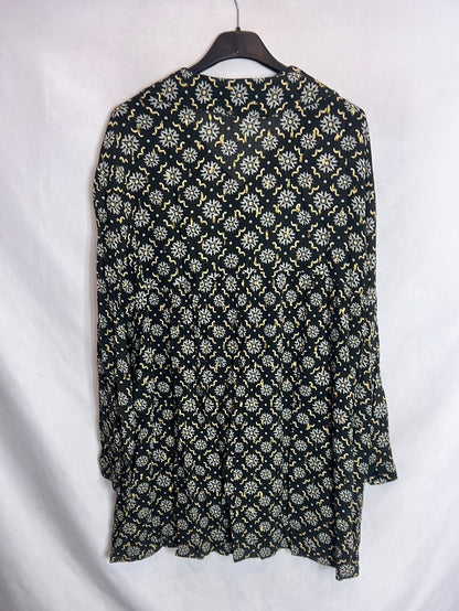 ZARA. Blusa negra fluida detalles dorados. T M