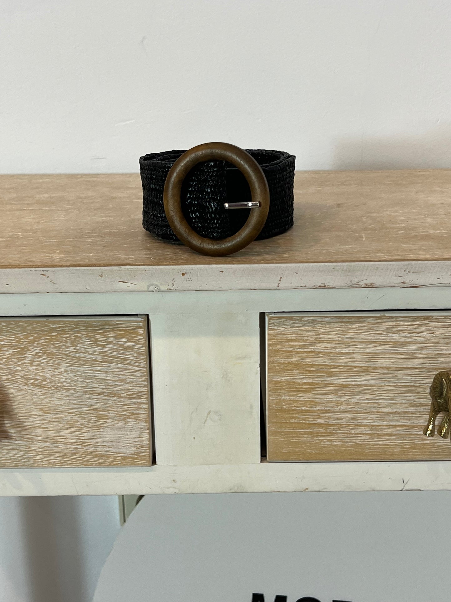 OTRAS. cinturón negro rafia