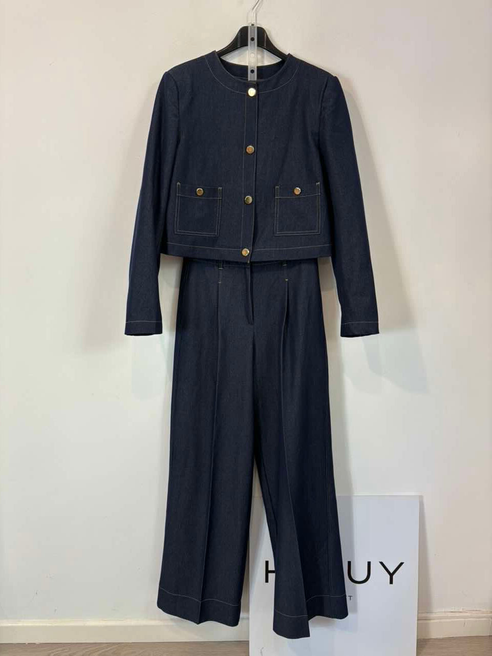 ZARA. Total look denim detalle costuras