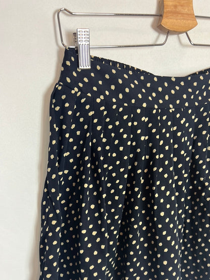 MANGO. Falda corta corta fluida topitos. T M