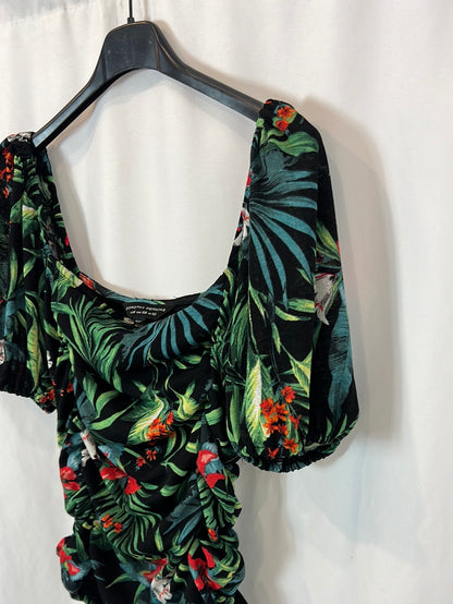 BOROTHY PERKINS. Tropical print stretch top. TS/M