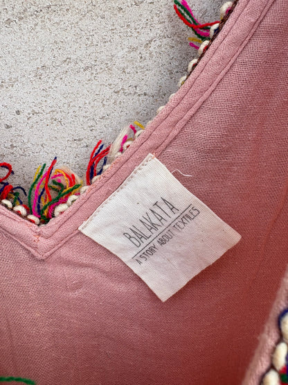 BALAKATA. Kaftán rosa flecos colores. T S/M