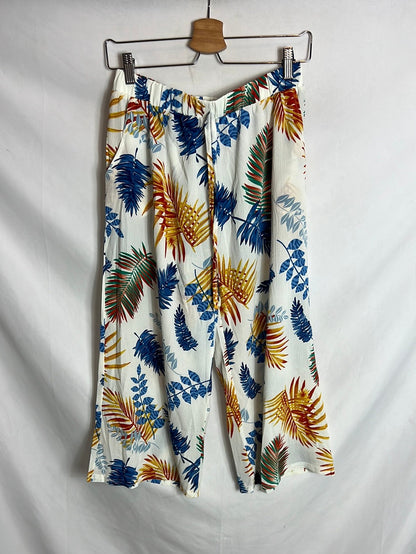 OTHERS. White floral culottes. TL/XL