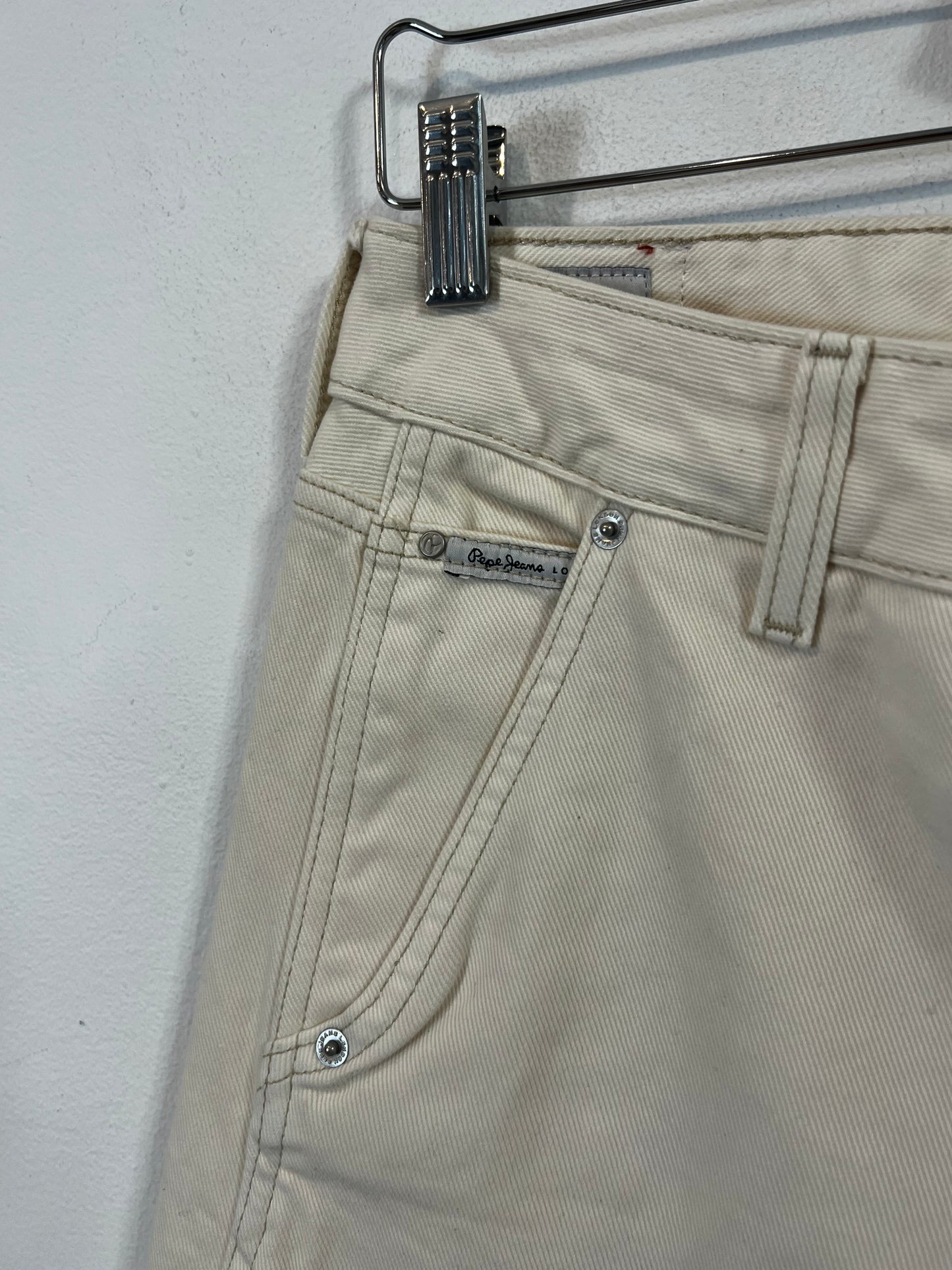 PEPE JEANS. Denim color crudo costuras