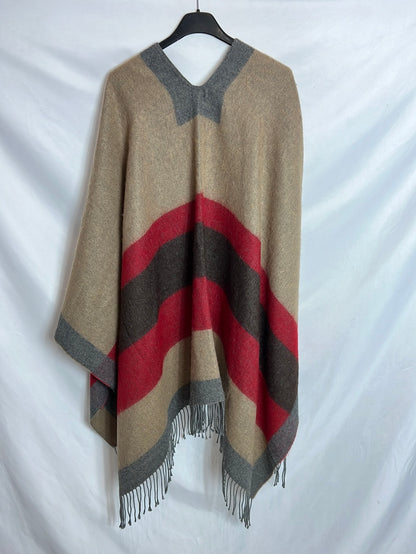 EL CORTE INGLÉS. Grey cape with stripes and fringes