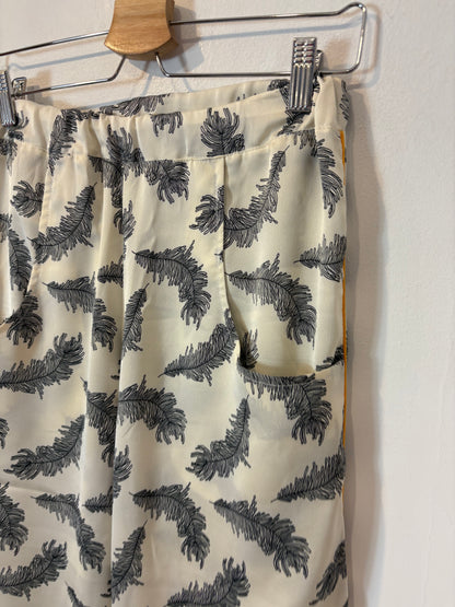 ERRE. Total look fluido estampado hojas