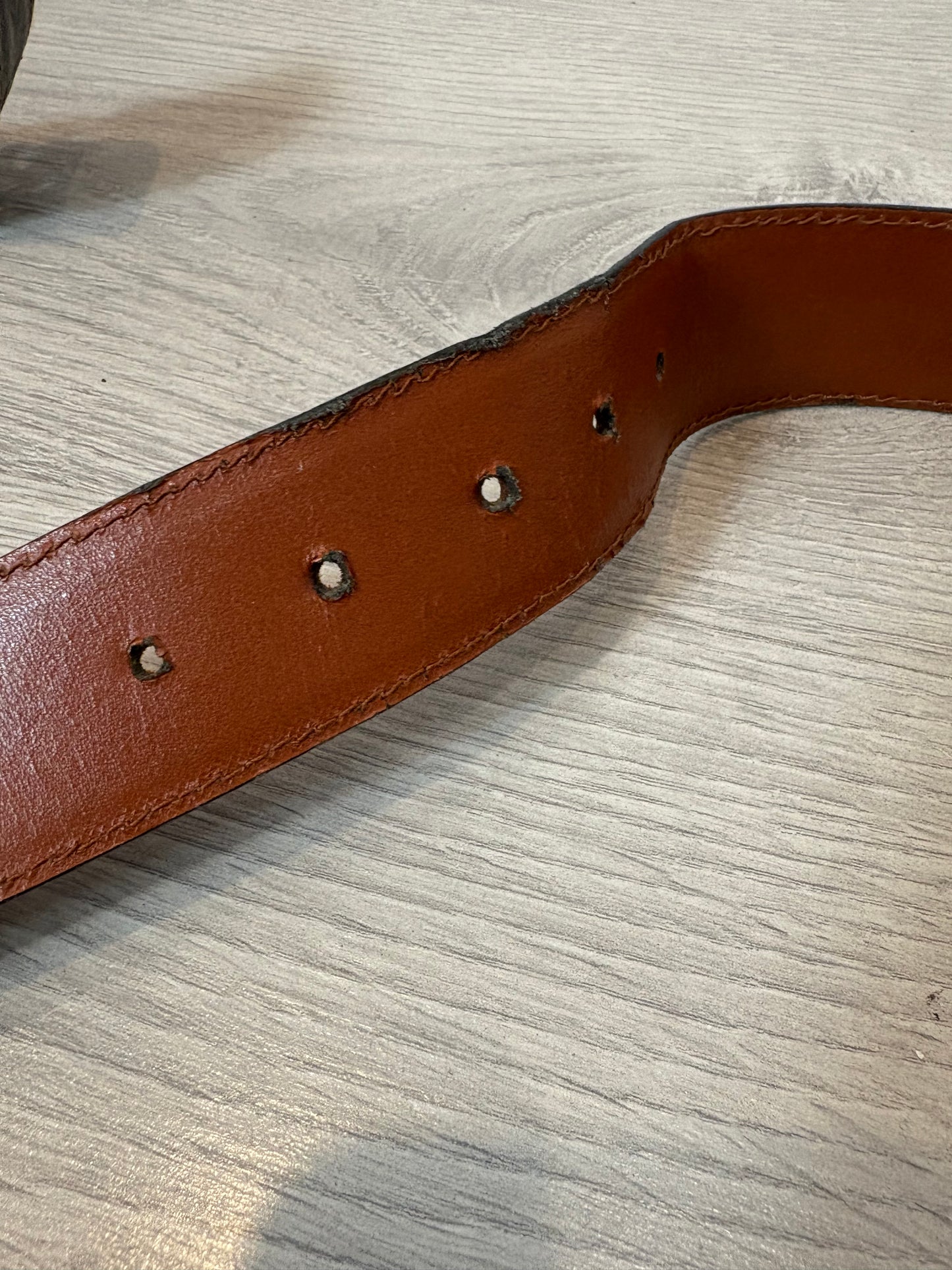 ST. GEORGE. Cinturón marrón piel girasoles