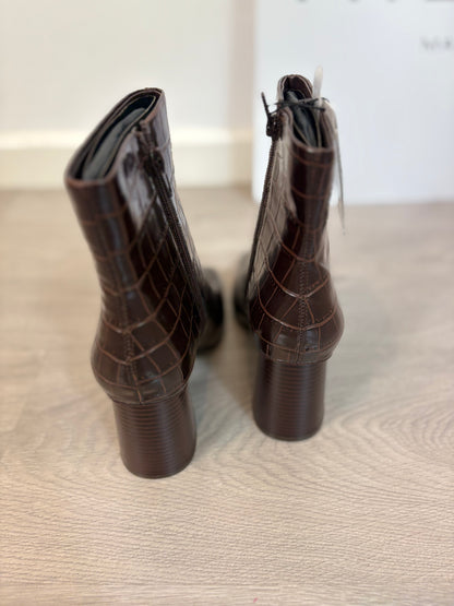 MANGO. Botines marrones textura. T 38