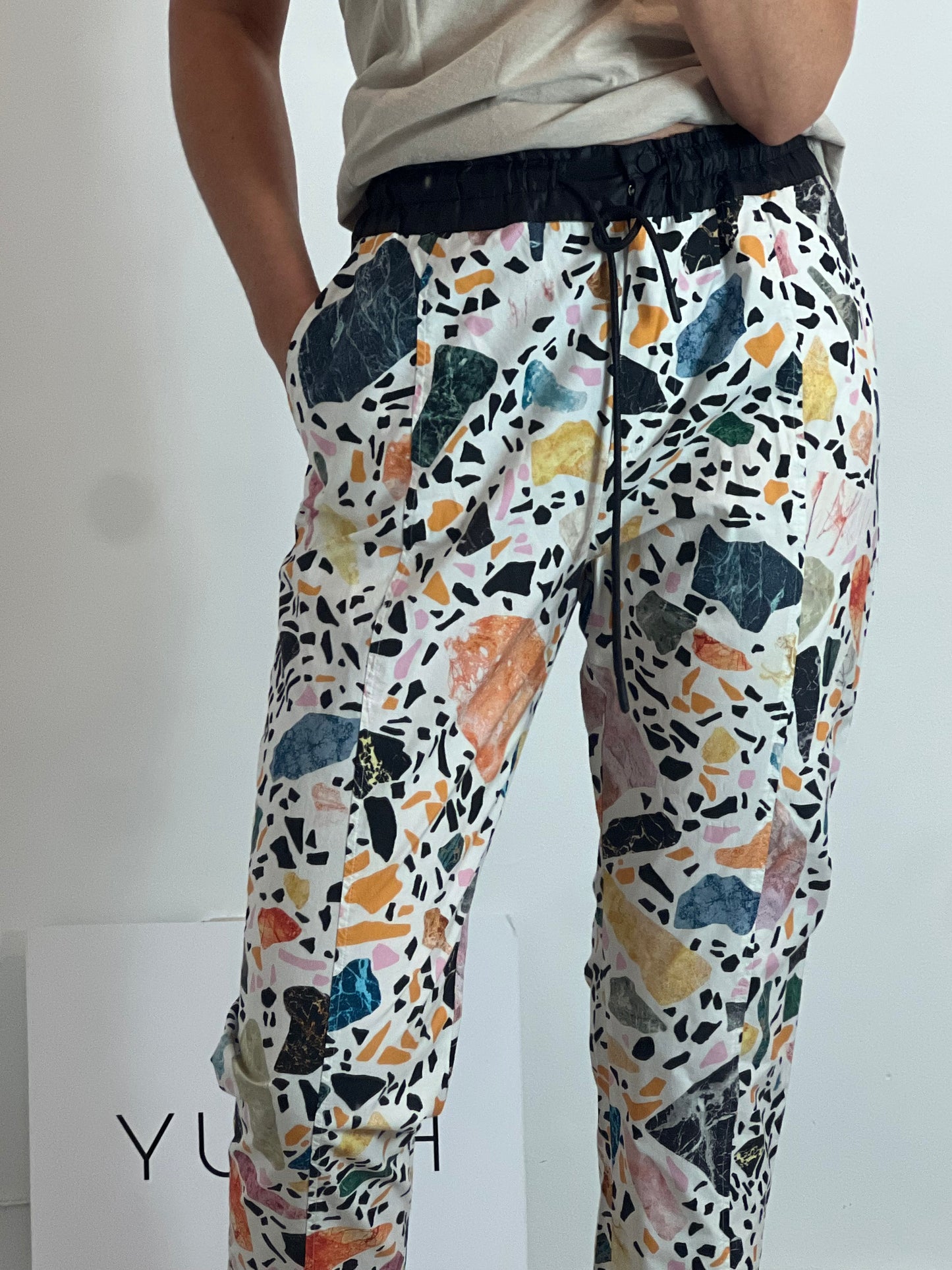 BIMBA Y LOLA. Textured print trousers. Size 40