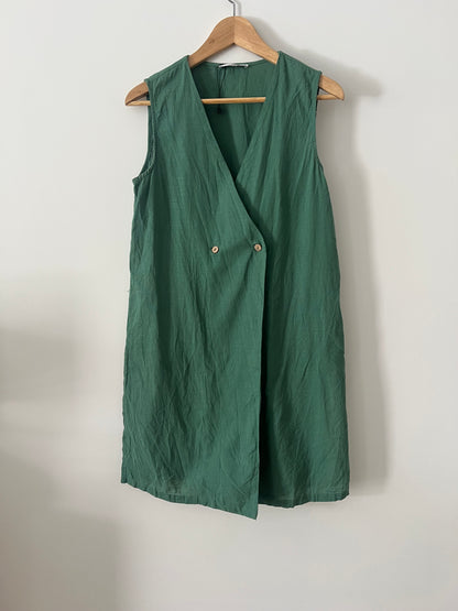 MANGO. Chaleco verde fluido