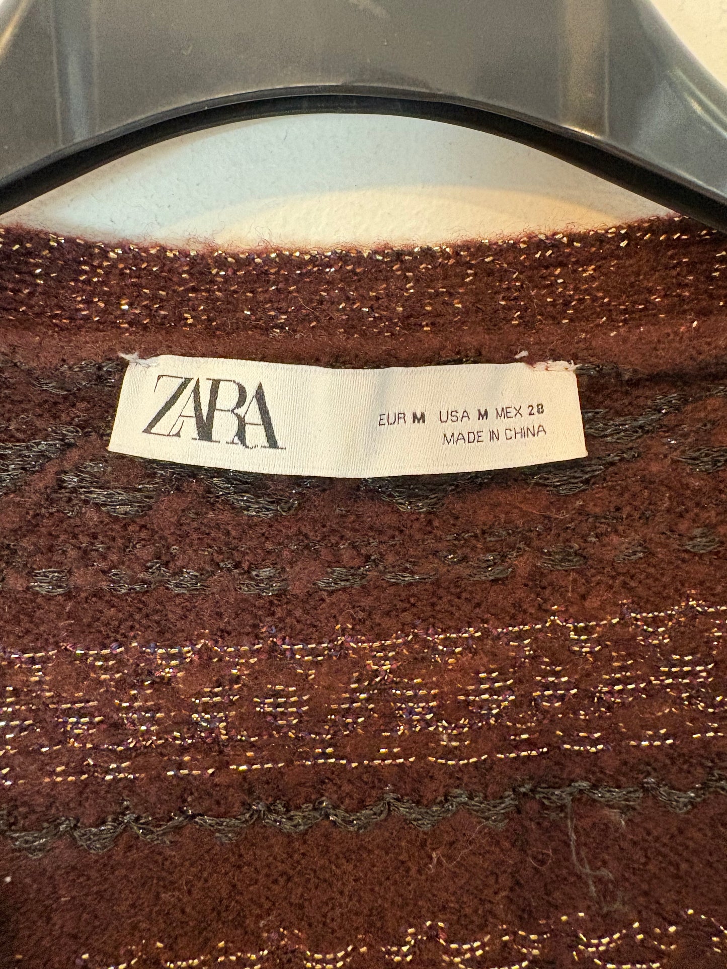 MASSIMO DUTTI. Short green skirt with pocket T.xs