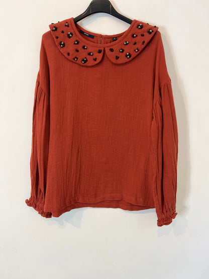 KIABI. Beaded tile blouse with TM collar