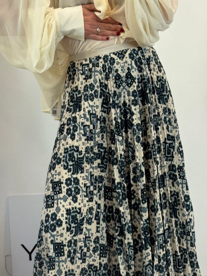VANESSA BRUNO. Falda midi plisada estampada azules