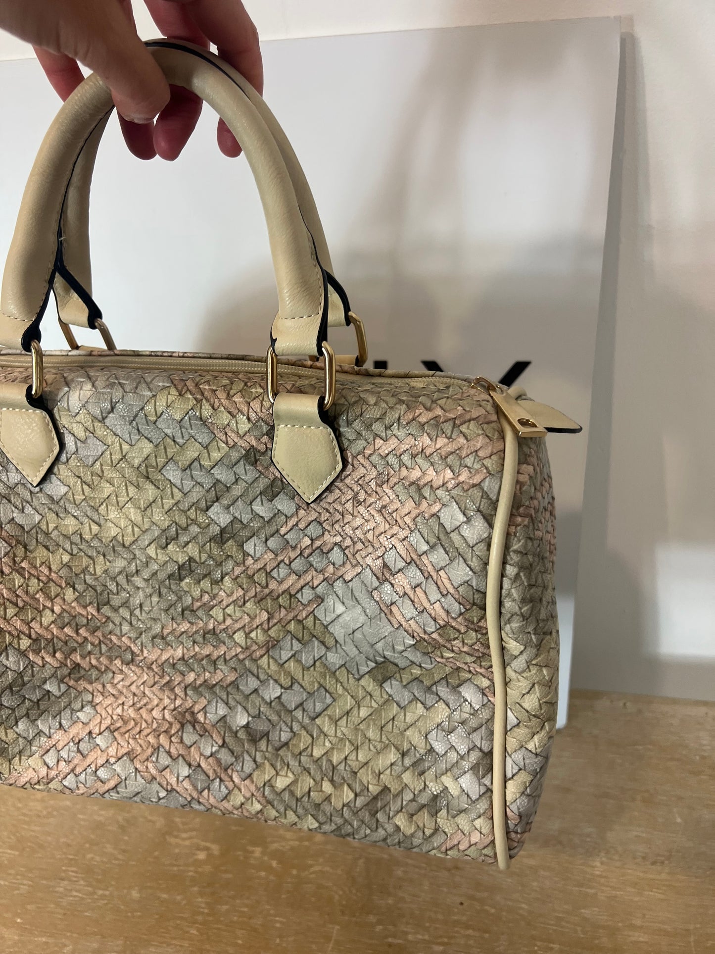 OTRAS. Bolso shopper trenzado