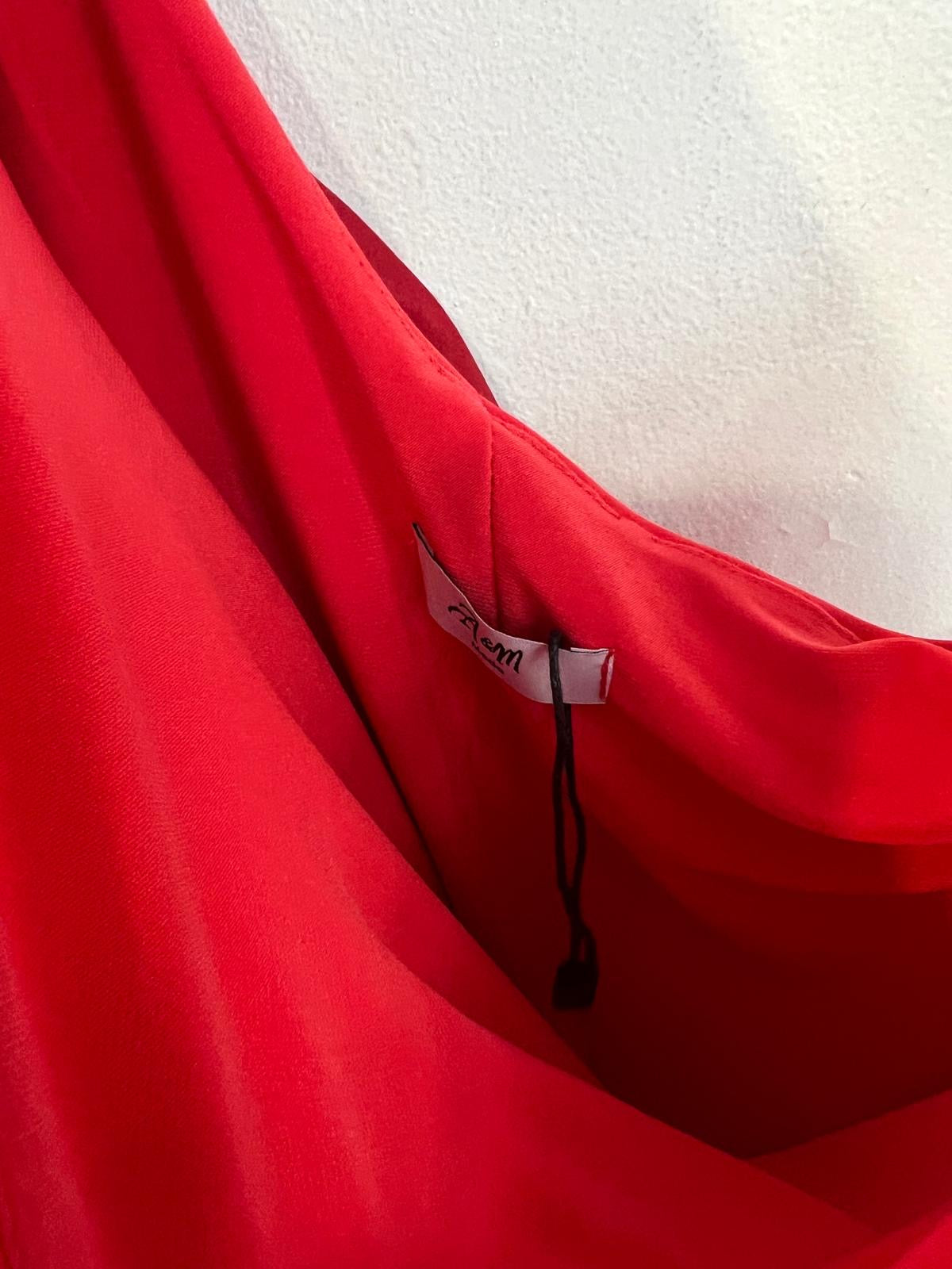 Vestido largo rojo manga volante