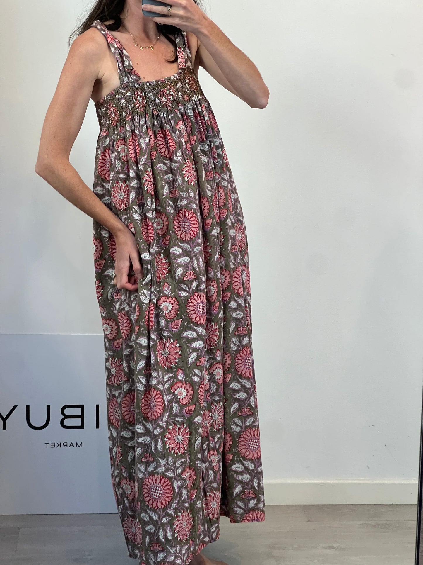 MININA LOVES. Vestido largo de flores
