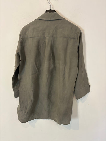 PARFOIS. Blusa verde fluida cuello pico