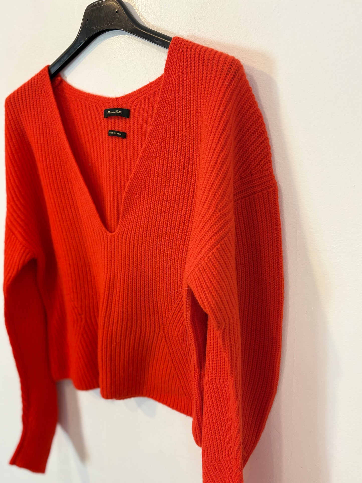 MASSIMO DUTTI. Jersey rojo con lana