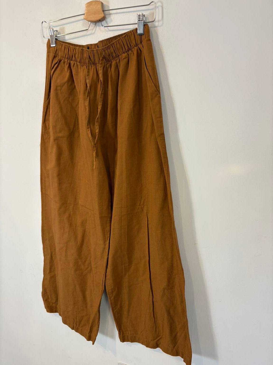 Pantalón mezcla pata ancha