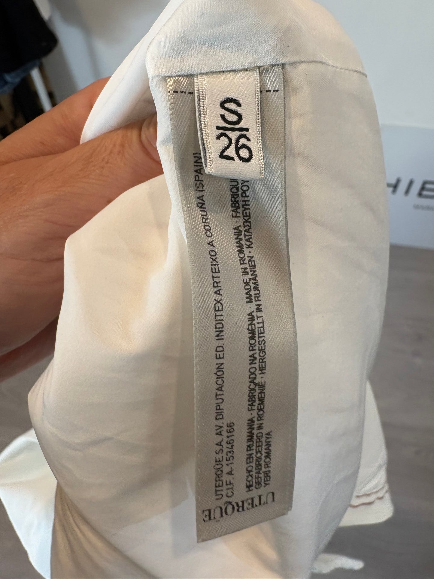 MASSIMO DUTTI. Short green skirt with pocket T.xs