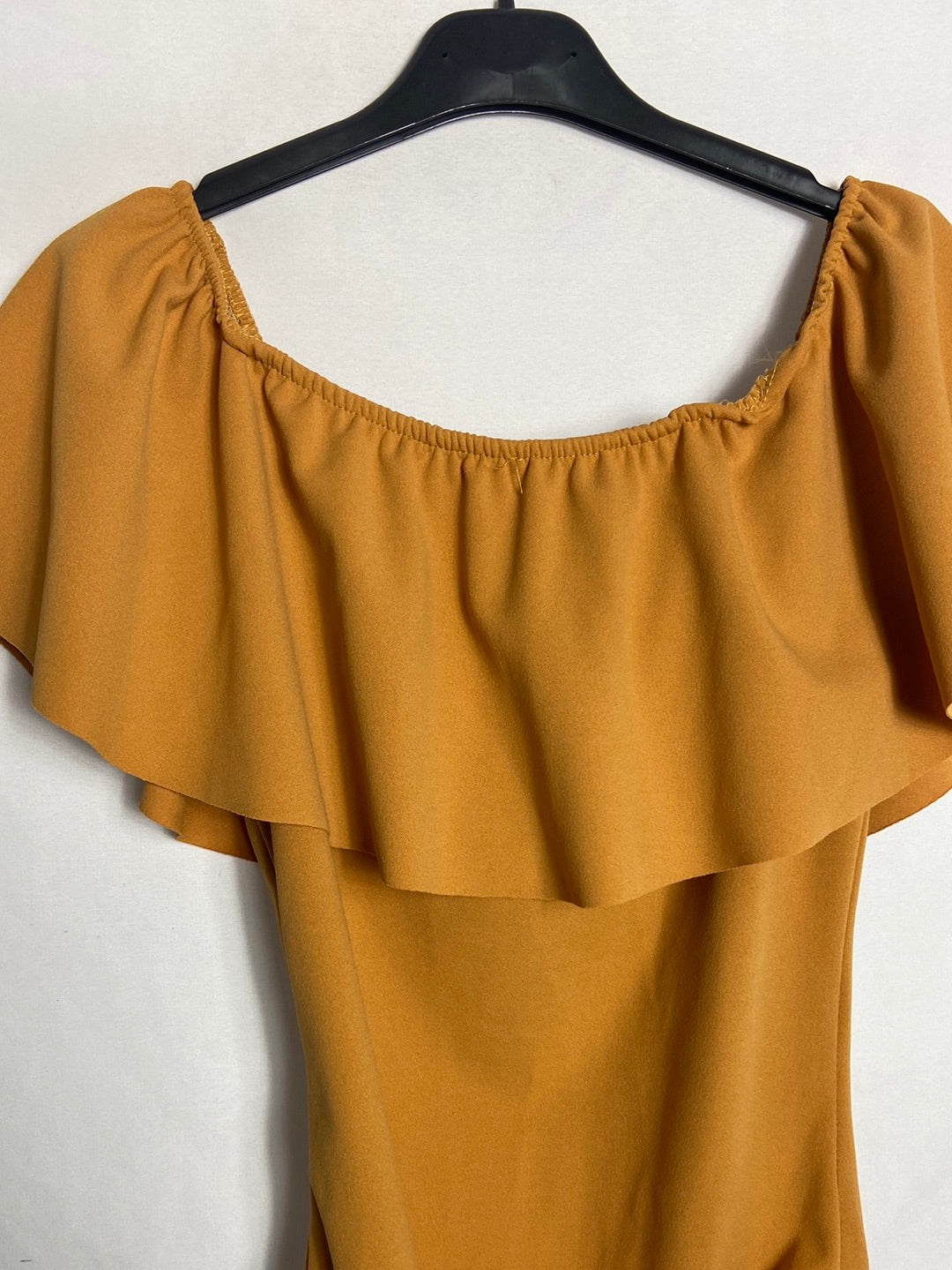 OTRAS. Body mostaza volante. T S/M