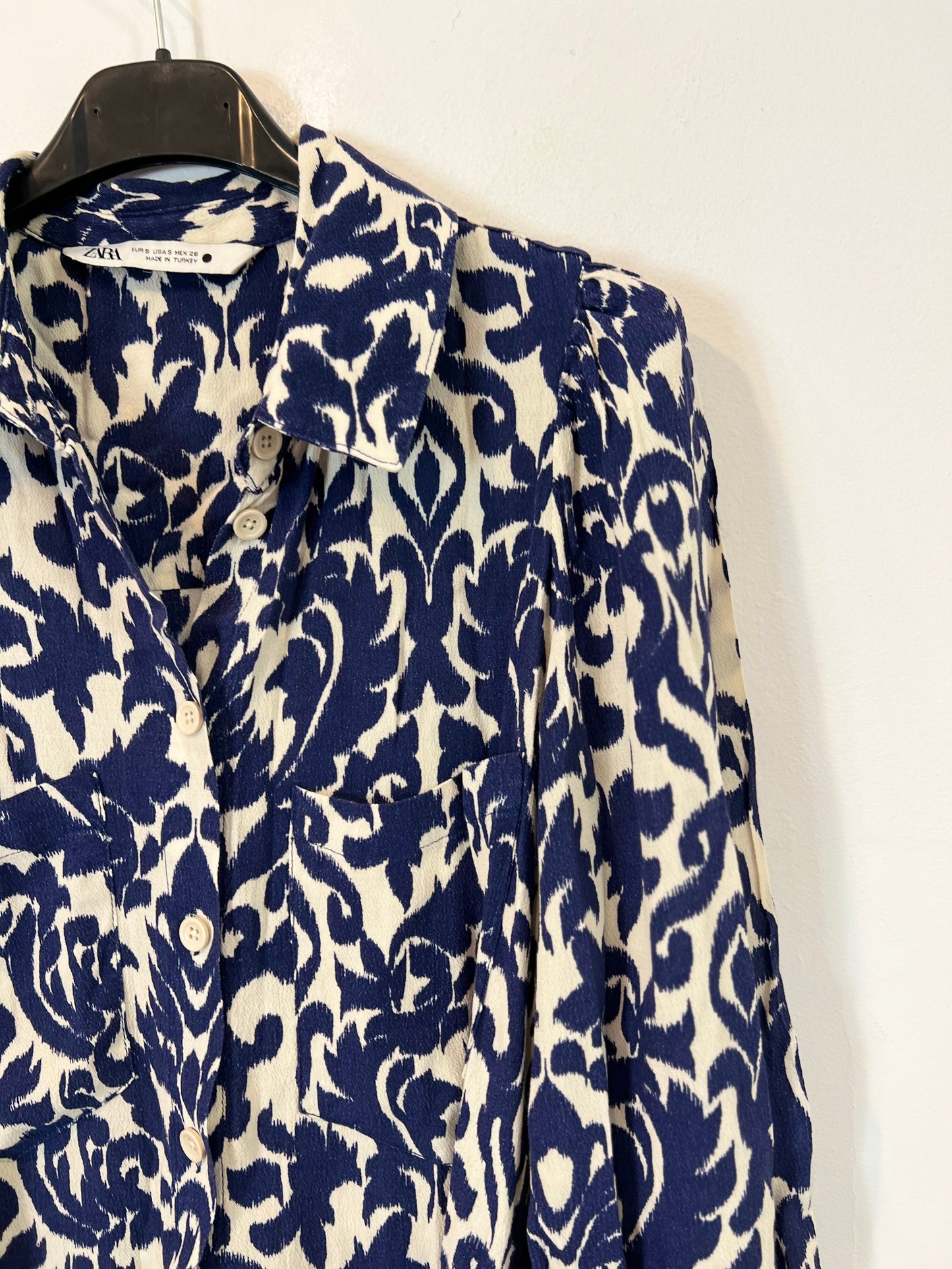 ZARA. Vestido estampado azul T.s