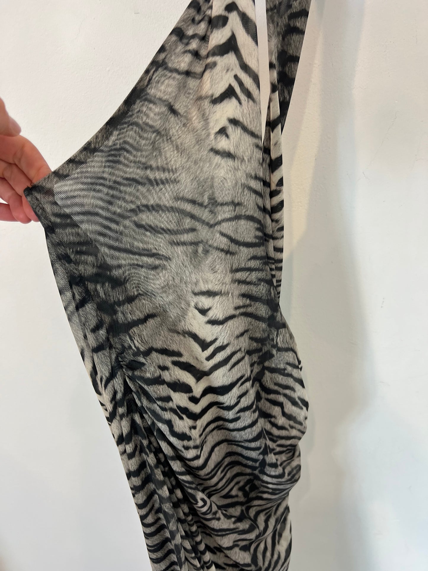 ZARA. Vestido midi tul elástico. T S