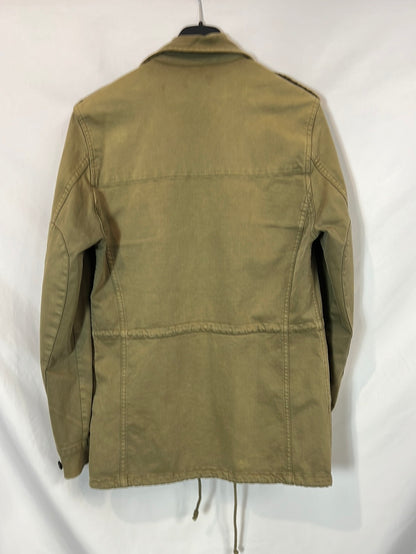 ZARA. Parka verde abotonada T.xs