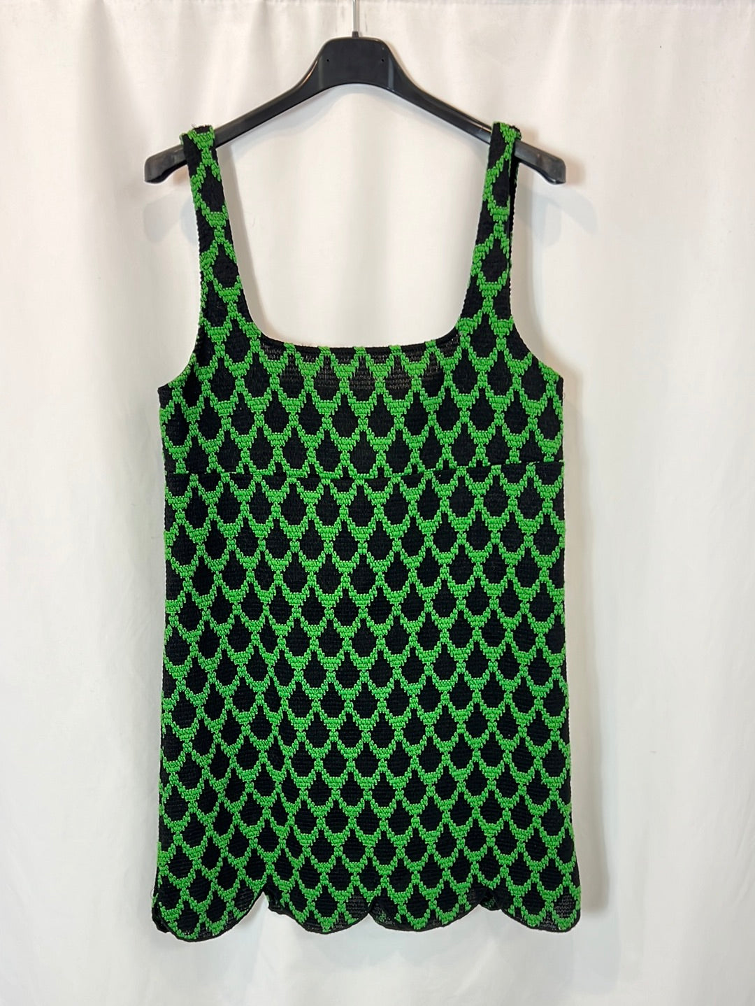 ZARA. Short black and green Ts dress