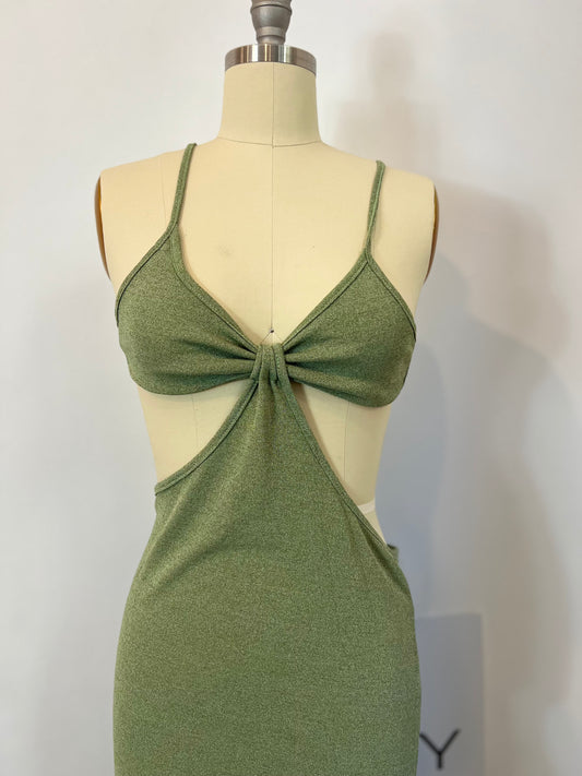 OTRAS.Vestido verde aperturas T.u(m)