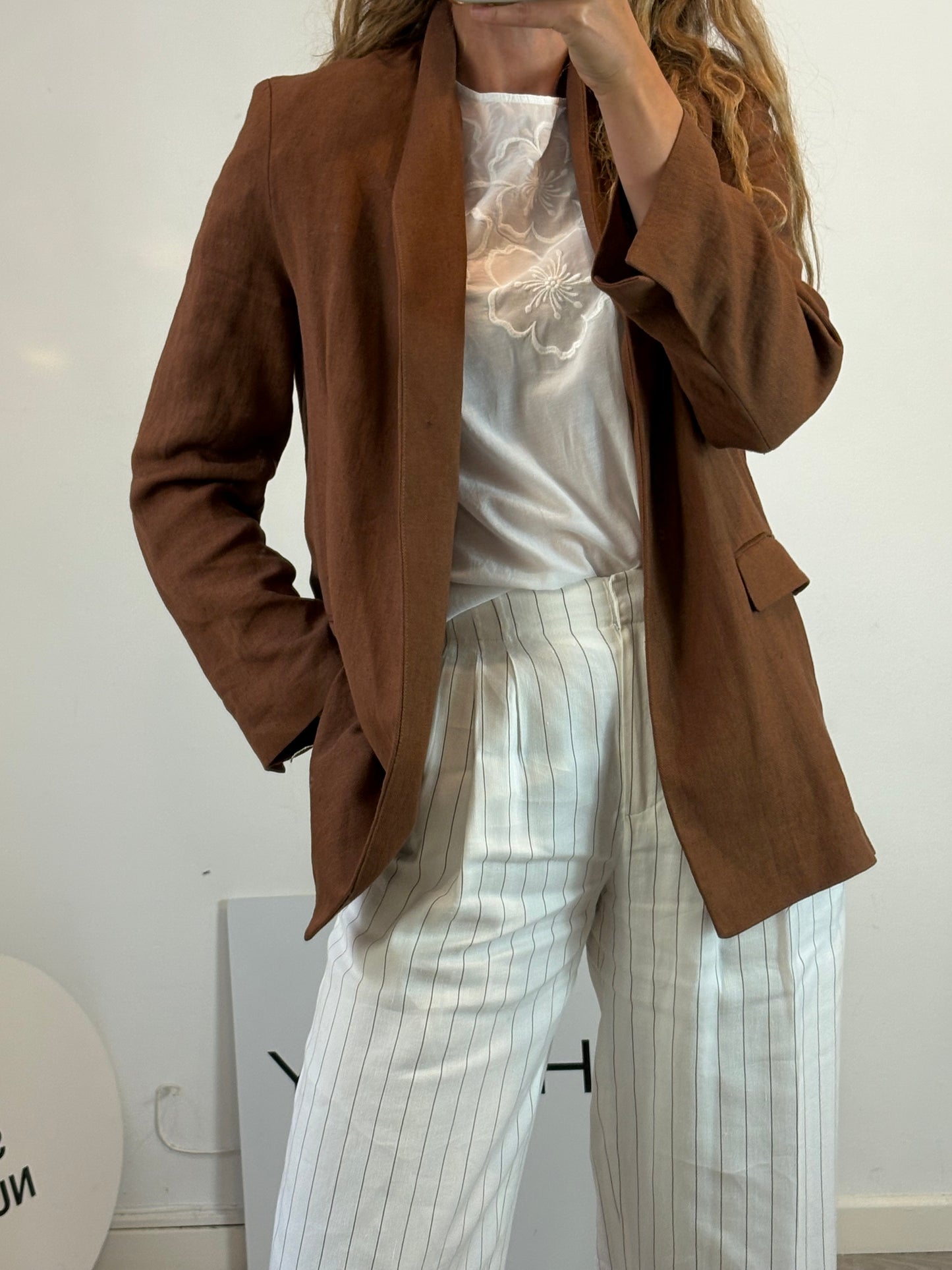 ZARA.Chaqueta marrón lino fluida