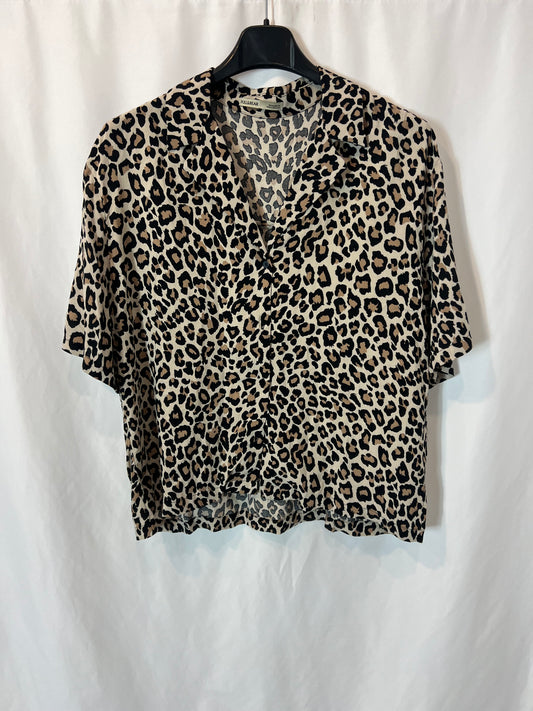 PULL&BEAR. Blusa animal print fluida. T M