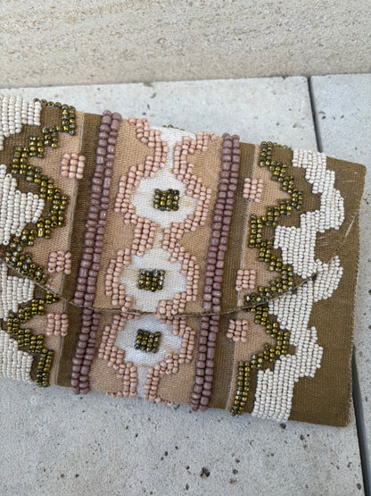 BDBA. Cartera de mano abalorios