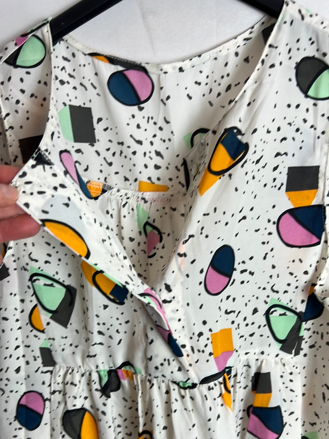 OTRAS. Blusa sin mangas dibujos. TM