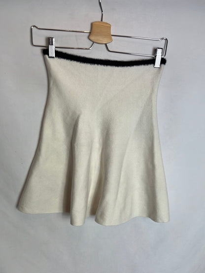 ZARA. Raw beige knit skirt Tm