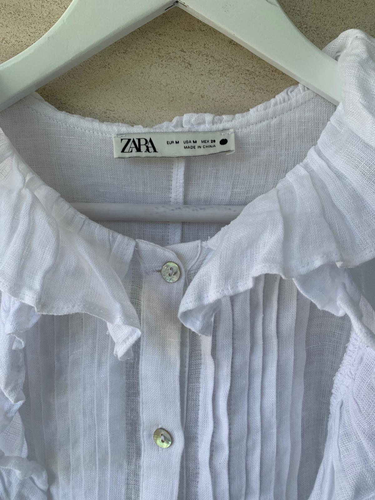 ZARA. Mustard textured back top. TS