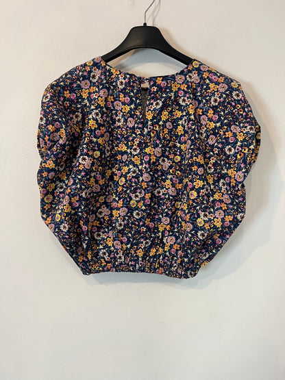 AMEÉ. Sleeveless fringed sweater S.(s)