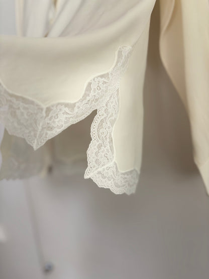 TCN. Blusa seda encaje