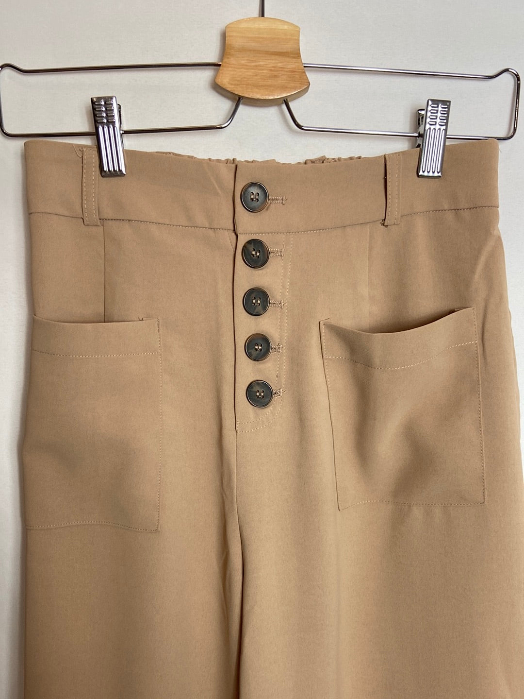 MUSE. Pantalones fluidos beige T.S