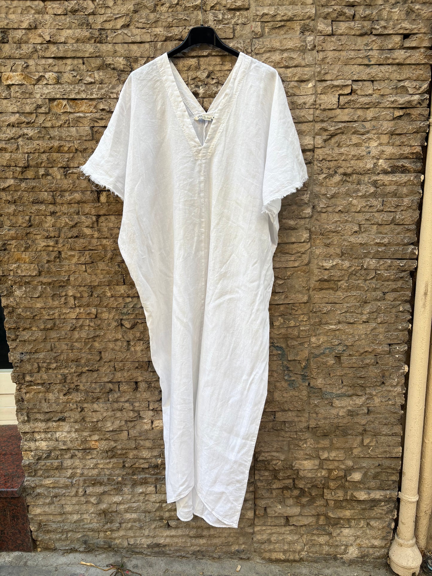ZARA. Vestido blanco lino estilo túnica
