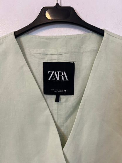 ZARA. Chaleco verde cropped