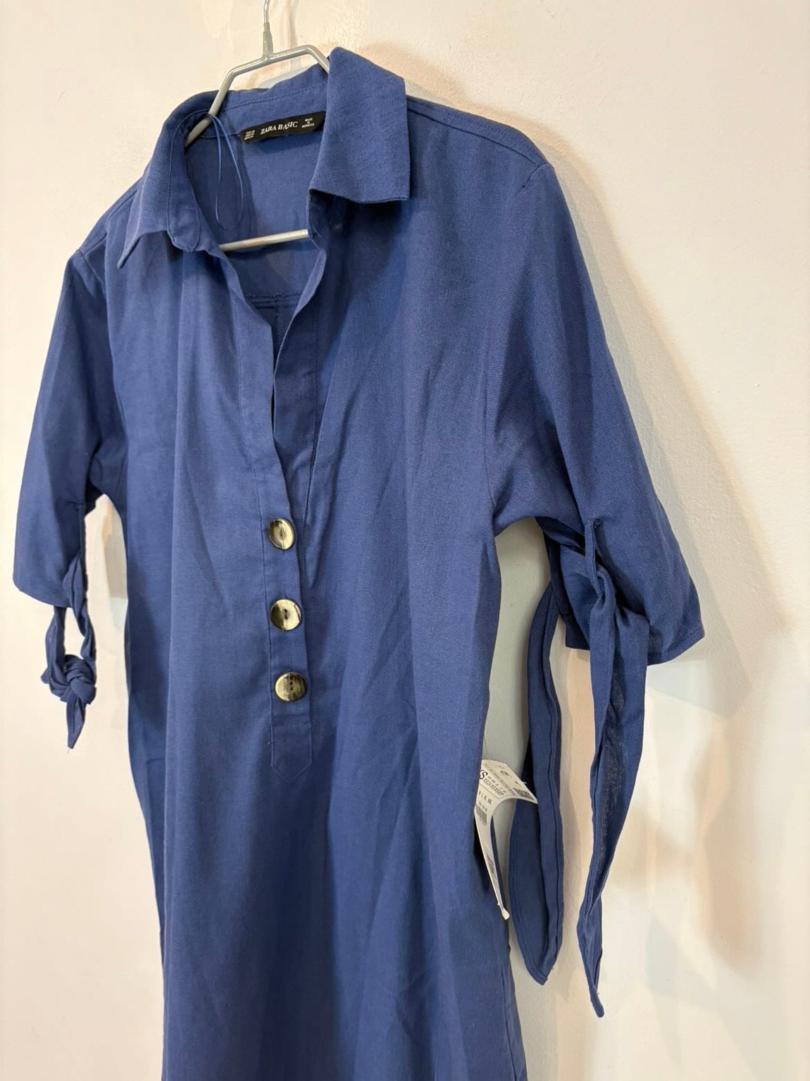 ZARA. Vestido corto azul  con lino