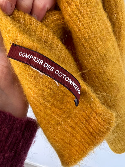 UNIQLO. Bufanda mostaza