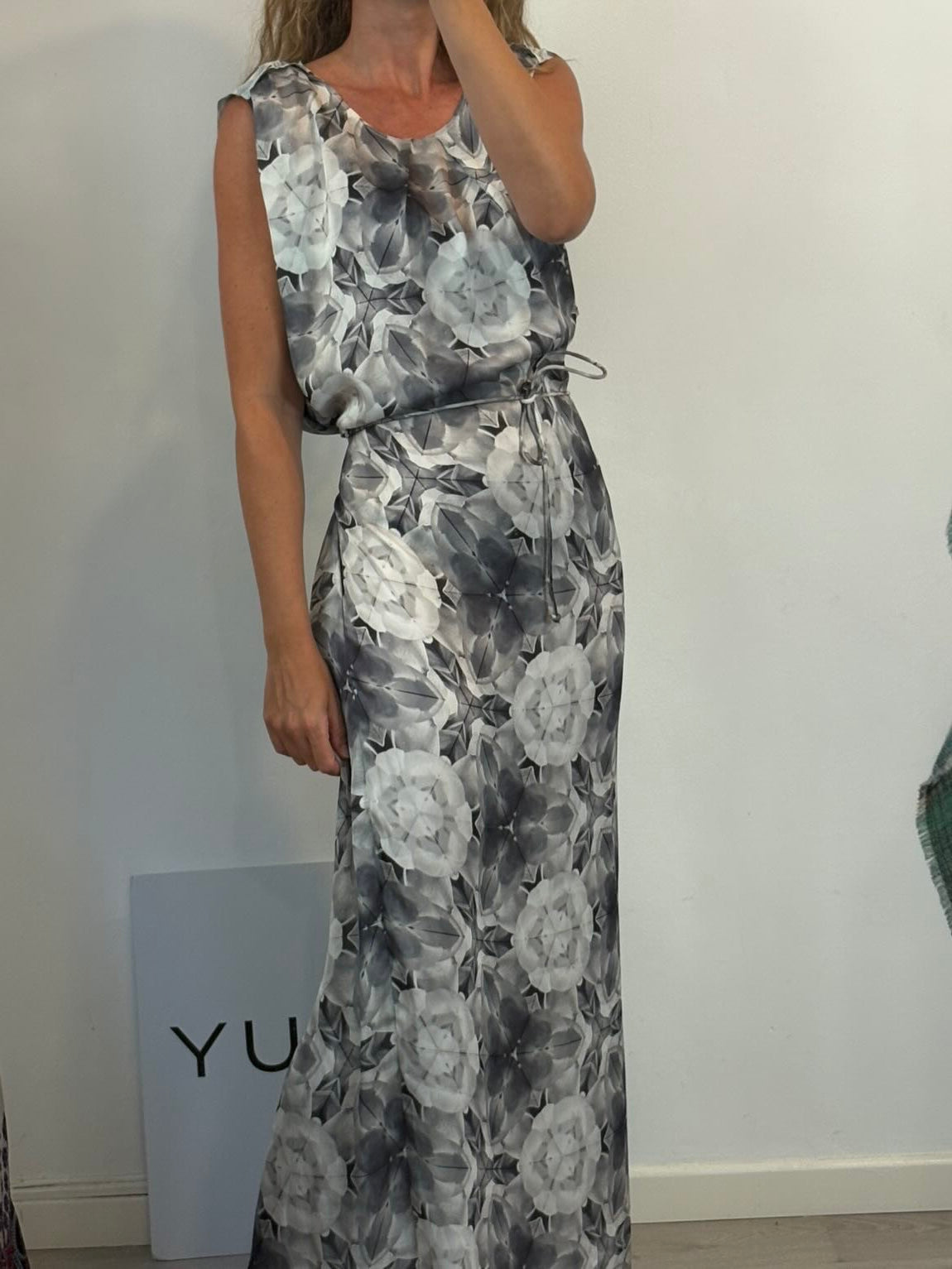 ACNE. Flowing gray maxi dress. TM