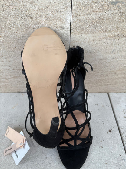 STRADIVARIUS . Sandalia negra tiras.T 37