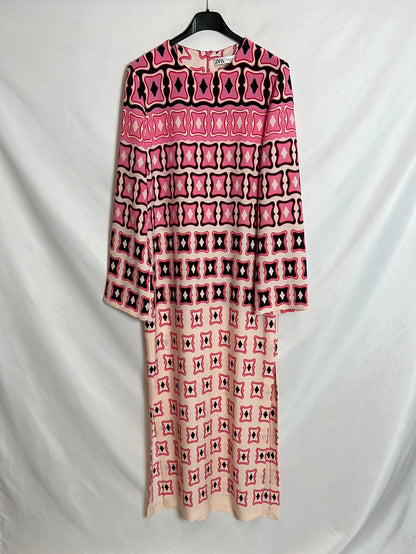 ZARA. Printed midi dress with tights. T.S.