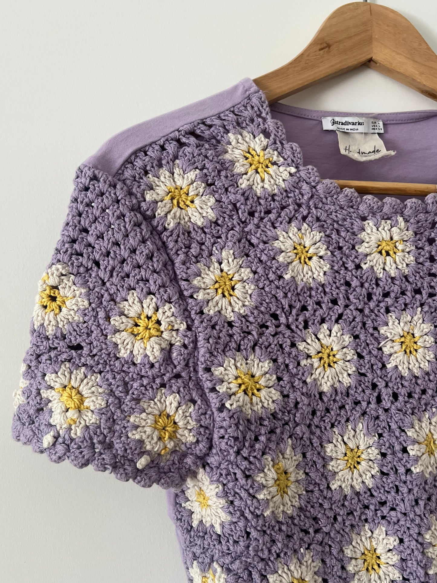 STRADIVARIUS. Top malva croché