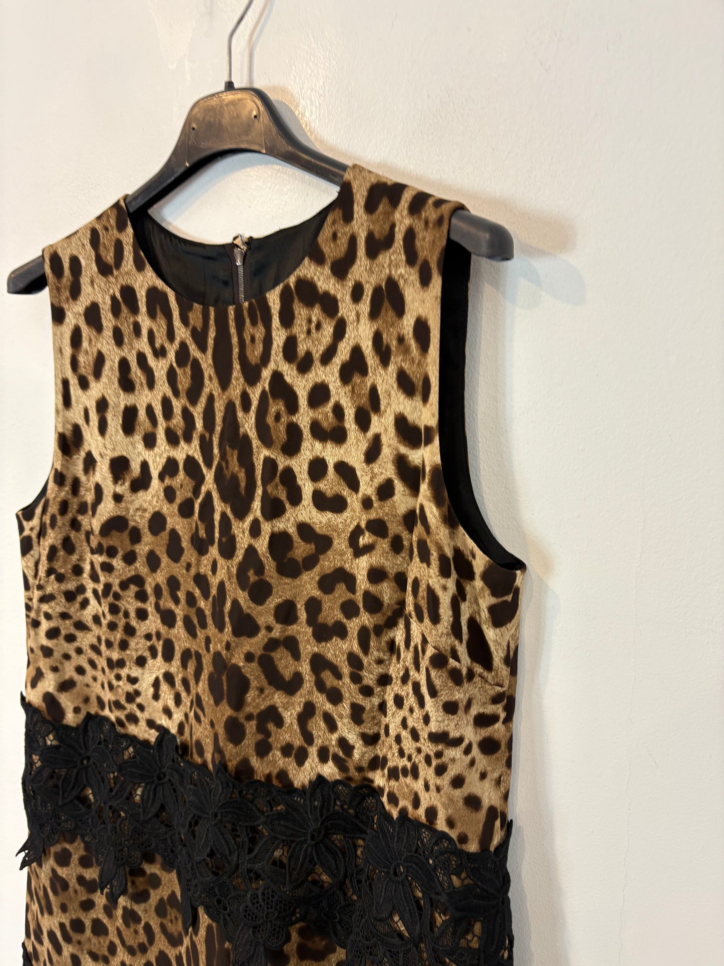 DOLCE & GABBANA. Vestido corto animal print