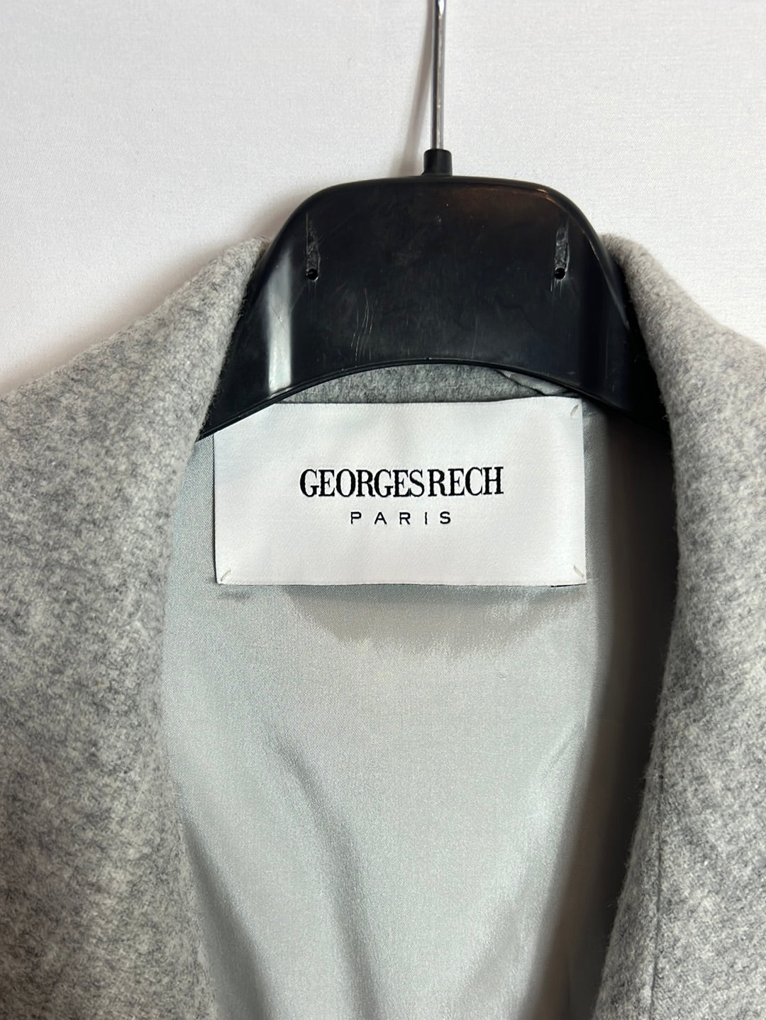 GEORGES RECH. Total look gris jaspeado y flecos en piel. T 36
